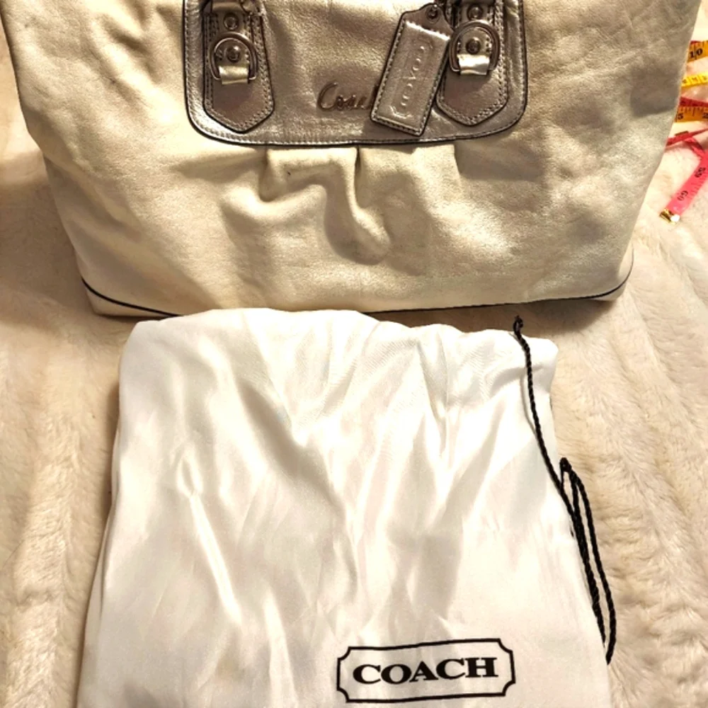 COACH authentic Slouch purse